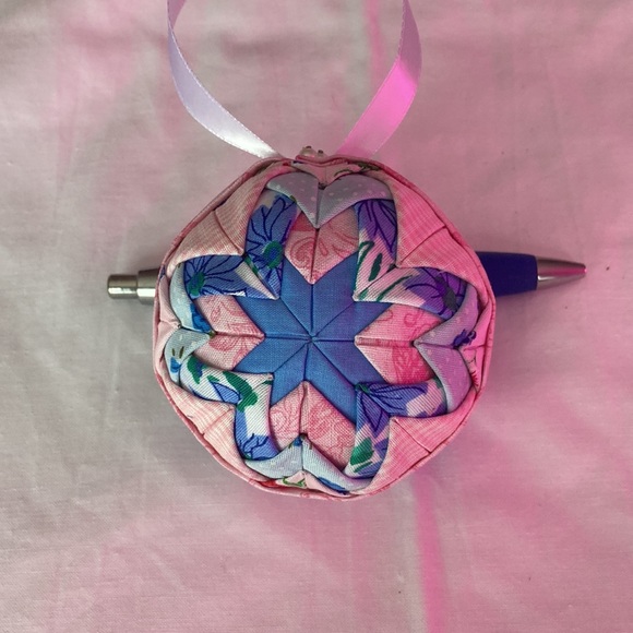 Hand made ornament - Picture 2 of 2